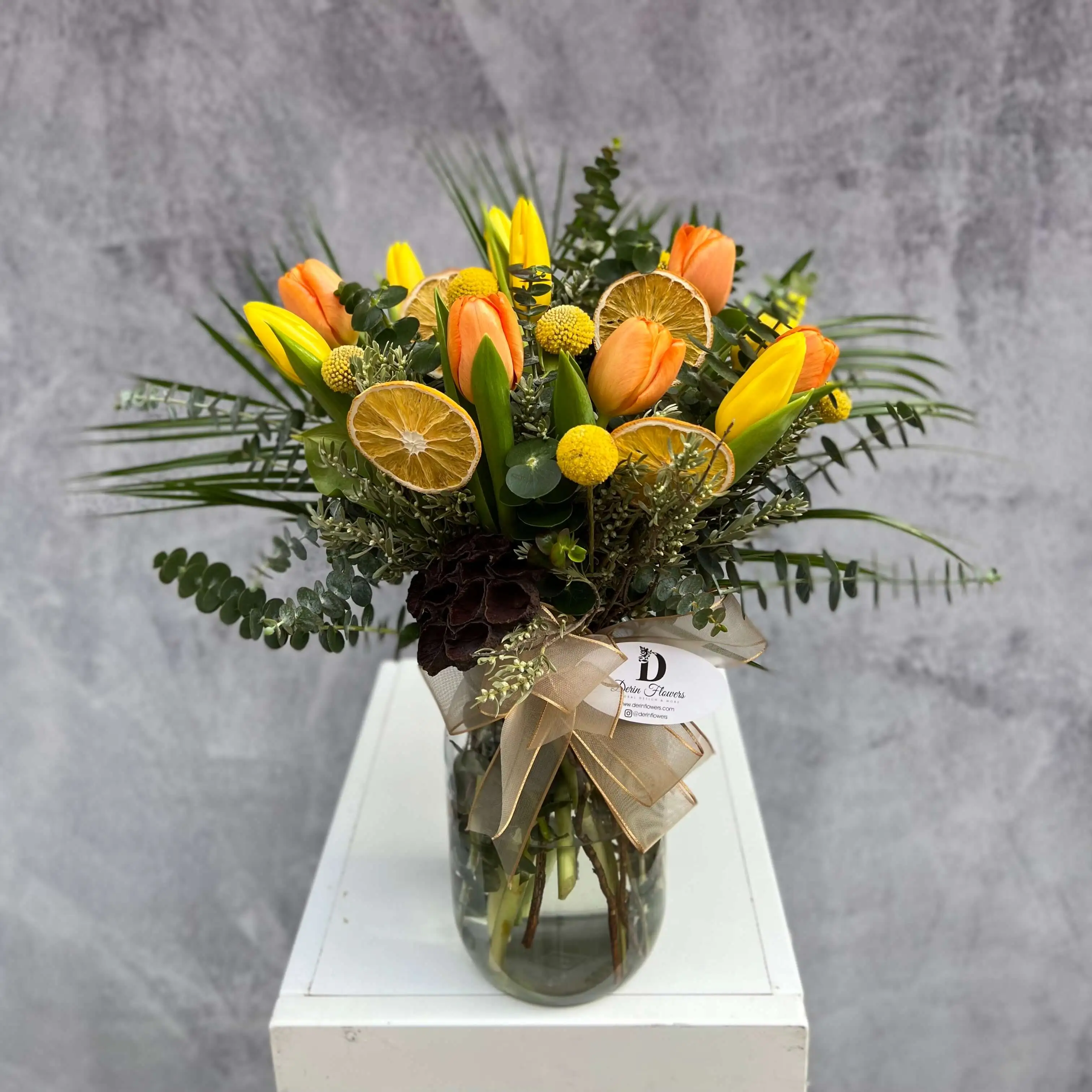 10 Tulips Design